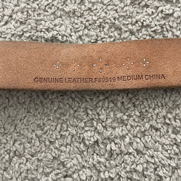 Retro Guess Leather Belt - Picture 6 of 11